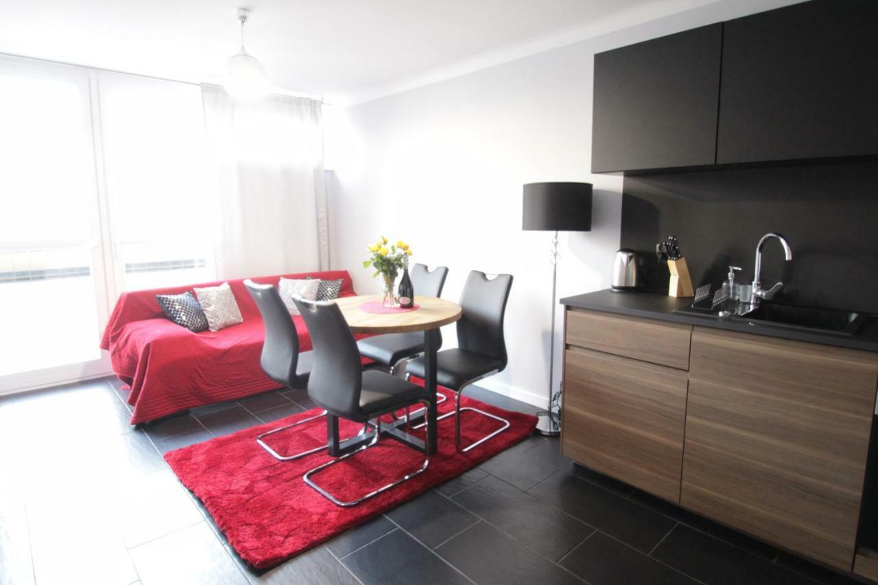 Fantastyczny Apartament Krolewska Варшава Екстериор снимка