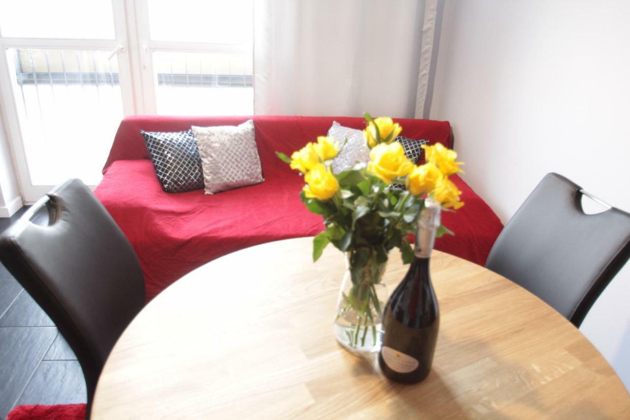 Fantastyczny Apartament Krolewska Варшава Екстериор снимка